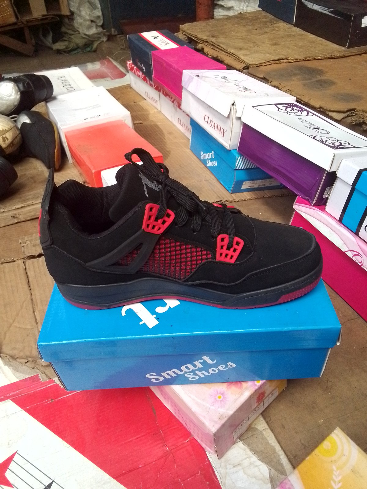 Jordan 4 Retro "Bred" Sneakers