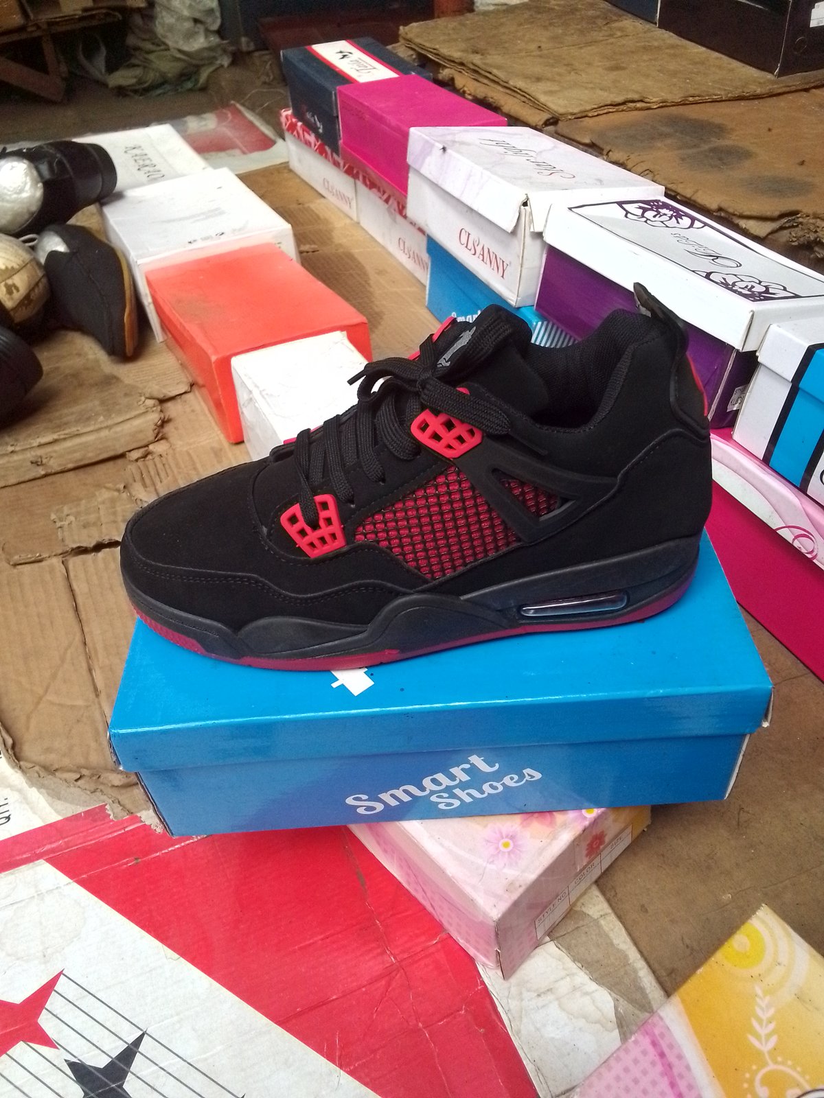 Jordan 4 Retro "Bred" Sneakers
